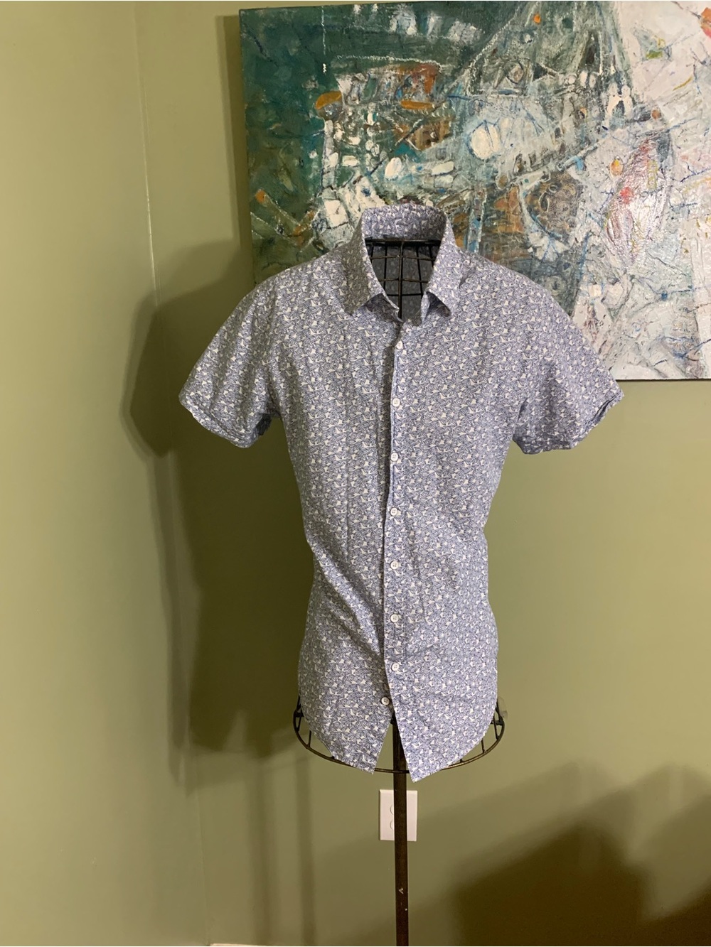 Rodd and Gunn button up shirt in size in size S.